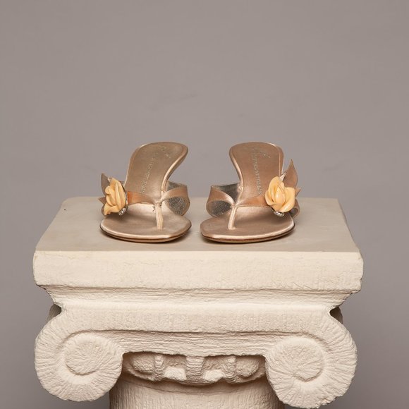 Extremely Rare Giuseppe Zanotti Pastel Pink Floral Sandal - Picture 2 of 7